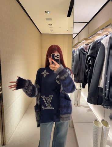 ÁO THUN NAM NỮ L V DỆT KIM MONOGRAM HOA LỚN NỔI BẬT