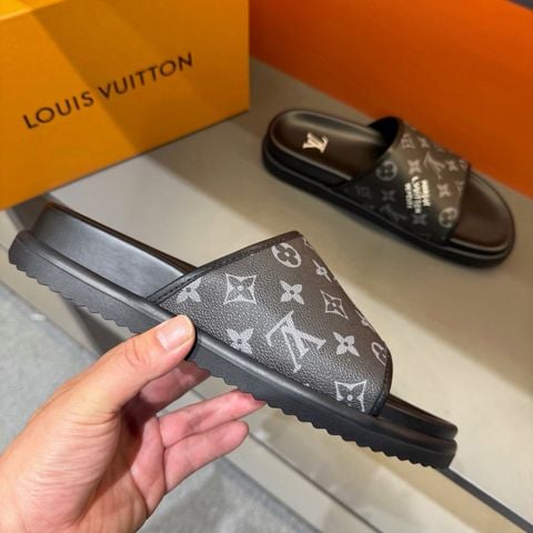 DÉP NAM L V QUAI NGANG MONOGRAM TOÀN BẢN ĐẾ ÊM FORM GỌN