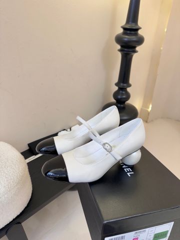 GIÀY NỮ MARY JANE CHAN* GÓT BI LOGO NGỌC TRAI ĐEN TRẮNG