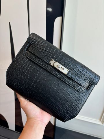 TÚI CLUTCH NAM NỮ HERM DEPECHES 25 – DA CÁ SẤU, KHÓA VÀNG/BẠC