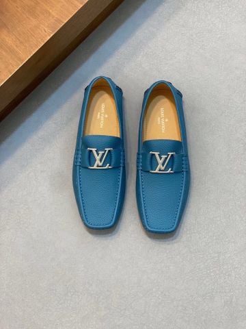 GIÀY NAM LOAFER L V DÁNG MOCCASSIN FULL-GRAIN LOGO KIM LOẠI