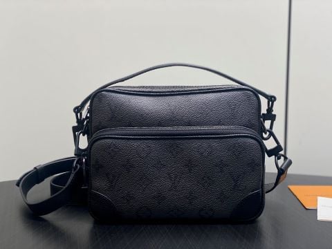 TÚI ĐEO CHÉO NAM L V NIL MESSENGER MONOGRAM MIDNIGHT PHỦ HỌA TIẾT DẬP