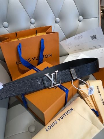 THẮT LƯNG NAM L V INITIALS REVERSIBLE 38MM – DA BÒ LỚP ĐẦU VÂN HẠT, MẶT KHÓA TONE BẠC