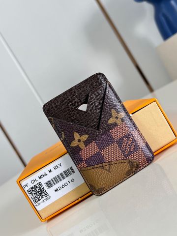 VÍ THẺ UNISEX LV* MAGNET – PHỐI MONOGRAM