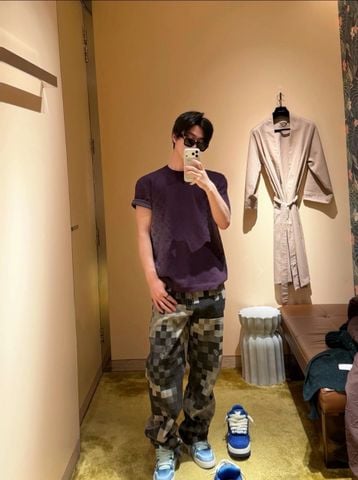 ÁO THUN NAM NỮ L V MONOGRAM DỆT KIM CHUYỂN SẮC FORM RỘNG