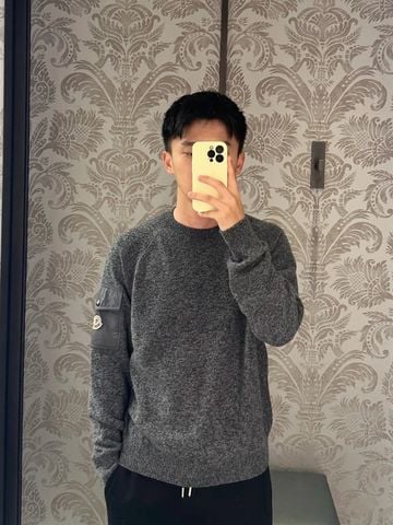 ÁO LEN NAM M C CỔ TRÒN – SỢI PHA 30% WOOL, TÚI NYLON NẮP BẤM TRÊN TAY