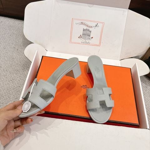 SANDAL CAO GÓT NỮ H M DÁNG OASIS CHỮ H BIỂU TƯỢNG