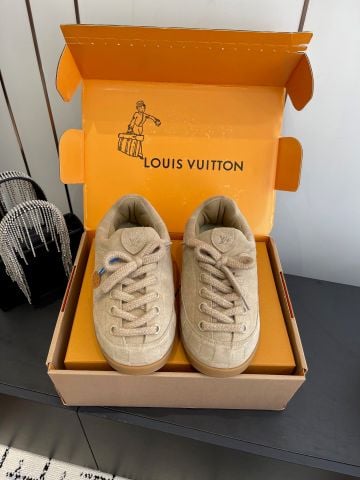 GIÀY UNISEX LV* YETI DAMIER MÀU BE – PHOM CHUNKY DÁNG TRÒN