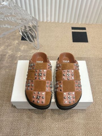 GIÀY NAM NỮ TOGA* MULE ĐÍNH ĐINH TÁN – DA CHẦN Ô CARO, ĐẾ DÀY ÊM