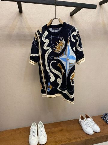 ÁO THUN NAM NỮ L V SHORT-SLEEVED JACQUARD CREWNECK HỌA TIẾT CROWN & RIBBON