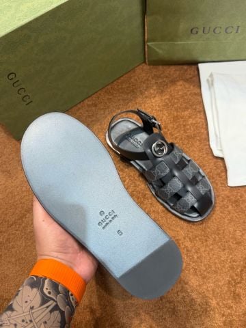 SANDAL NAM G C DÒNG LIDO DA BÊ ĐAN HỞ MŨI DOUBLE G METAL