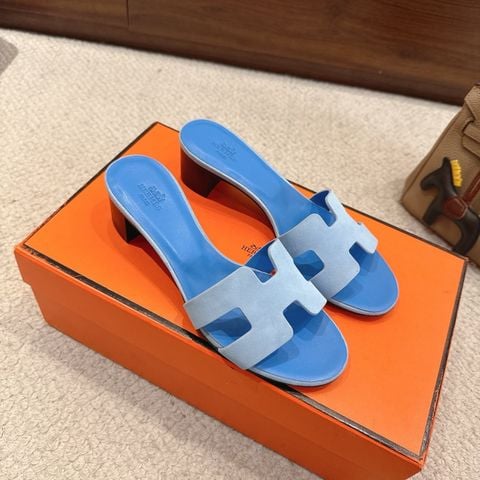 SANDAL CAO GÓT NỮ H M QUAI DA LỘN CHỮ H – DÁNG OASIS THANH LỊCH, GÓT 5CM