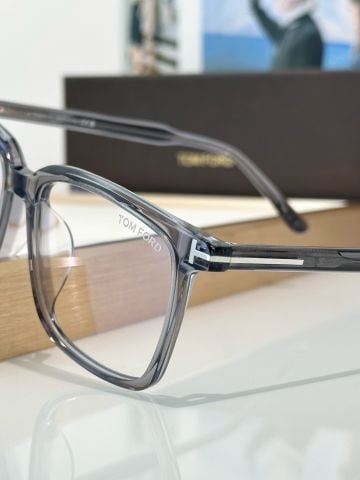 KÍNH MẮT NAM NỮ T F GỌNG VUÔNG ACETATE TRONG XÁM CHI TIẾT T METAL
