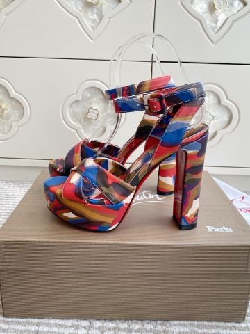 SANDAL CAO GÓT NỮ CL* ĐẾ ĐỎ 12.5CM HỌA TIẾT MÀU SẮC