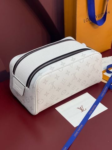 TÚI DOPP KIT NAM NỮ L*V TAIGARAMA MONOGRAM COATED CANVAS