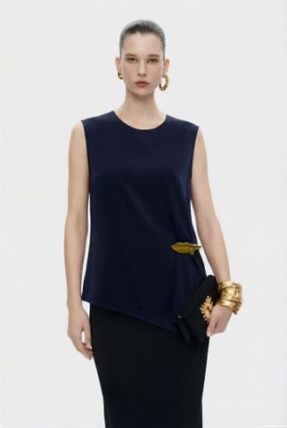 ÁO NỮ SCH PHOM SUÔNG ĐÍNH GHIM MÔI KIM LOẠI LỆCH TÀ TINH GIẢN CAO CẤP