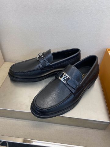 GIÀY MOCCASIN NAM LV* DA LỲ VÀ DA NHÁM MỀM CAO CẤP