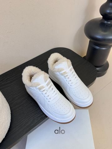 GIÀY NỮ ALO SNEAKER LÔNG CỪU TRẮNG ĐẾ CAO THU ĐÔNG