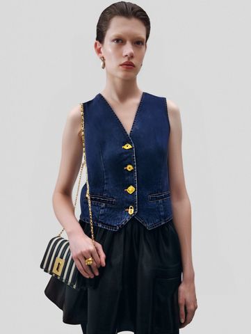ÁO GILE NỮ SCH* DENIM V-NECK NÚT PHỐI LỆCH
