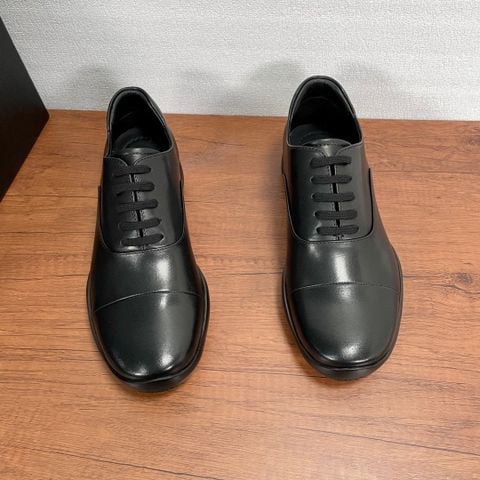 GIÀY NAM PRAD* SNEAKER DA BÊ ĐEN – GÓT THẺ ĐỎ 3.5CM