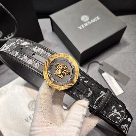 THẮT LƯNG NAM VERS* LA MEDUSA 4.0CM – BAROCCO MONOGRAM, KHÓA ÁNH KIM