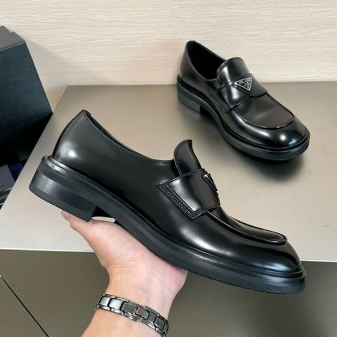 Giày nam Loafer PRAD* MEN’S TRIANGLE LOGO LOAFER