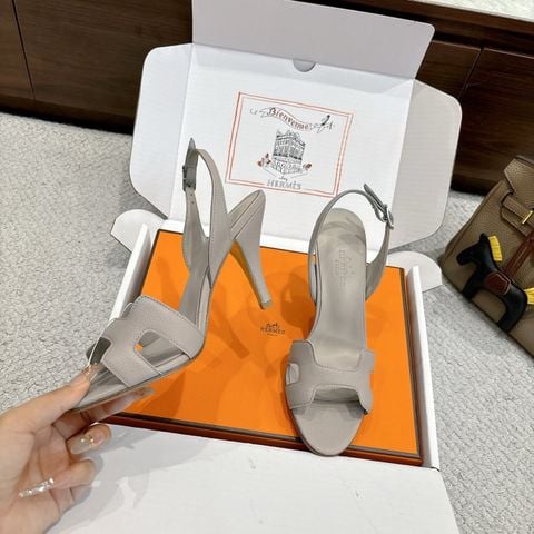 SANDAL CAO GÓT NỮ H M DÁNG H BIỂU TƯỢNG