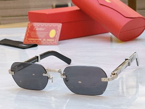 KÍNH MÁT UNISEX CARTI RIMLESS CHỮ NHẬT – ĐIỂM NHẤN KIM LOẠI SANG TRỌNG*