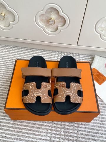 SANDAL NAM NỮ H M PHOM CHYPRE THÊU HỌA TIẾT SIGNATURE