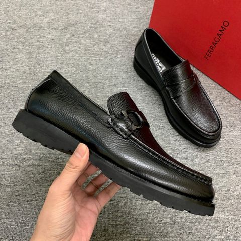 GIÀY NAM LOAFER FERR* DA BÒ HẠT – KHÓA KIM LOẠI TỐI GIẢN