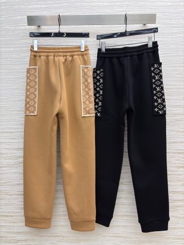 QUẦN JOGGER NỮ L*V  TÚI MONOGRAM JACQUARD – THU/ĐÔNG ’25