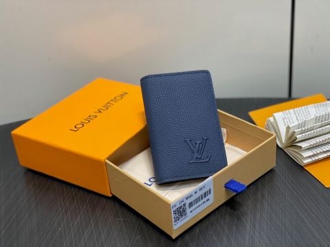 VÍ UNISEX LV* POCKET ORGANIZER XANH NAVY – DA HẠT MỀM