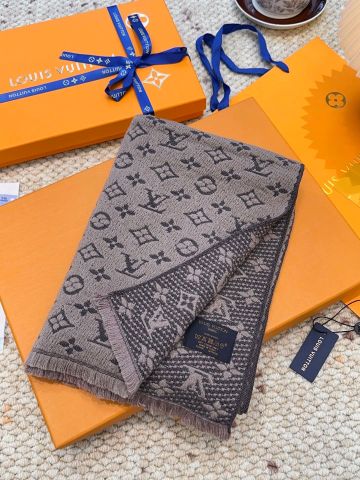 KHĂN QUÀNG NAM NỮ L V DỆT JACQUARD MONOGRAM THÊU GÓC