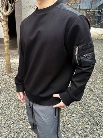 ÁO NỈ NAM P D CỔ TRÒN PHỐI TÚI RE-NYLON TRÊN TAY