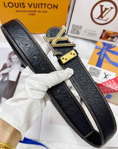 THẮT LƯNG NAM L*V  KHÓA CHỮ CÁI MẠ VÀNG – DA BÒ VÂN ĐEN 3.8CM*