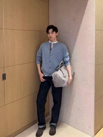 ÁO CARDIGAN NAM NỮ D R DỆT KIM COTTON, NẸP SỌC ẨN & KHUY RESIN VÂN SỪNG