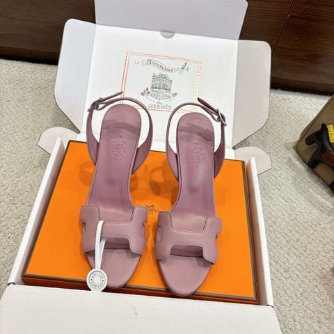 SANDAL CAO GÓT NỮ H M DÁNG H BIỂU TƯỢNG