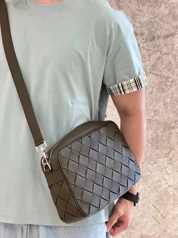 TÚI ĐEO CHÉO NAM NỮ B V INTRECCIATO CAMERA BAG