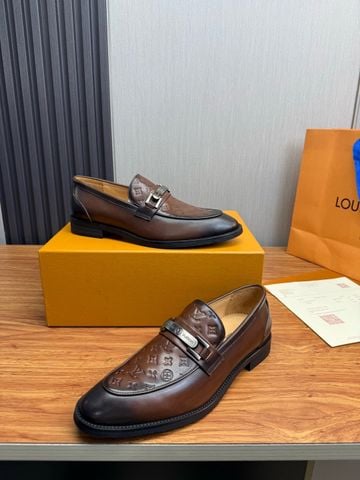 GIÀY LOAFER NAM L V MAJOR – VAMP DẬP HỌA TIẾT, KHÓA KIM LOẠI