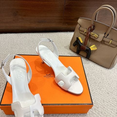 SANDAL CAO GÓT NỮ H M DÁNG H BIỂU TƯỢNG