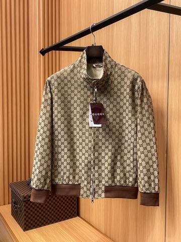 ÁO KHOÁC NAM GC MONOGRAM KHÓA KÉO CỔ DỰNG FORM GỌN