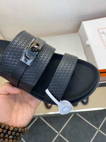 DÉP SLIDE NAM H M KELLY BUCKLE DA BÊ EMBOSS VÂN H – ĐẾ RUBBER PLATFORM