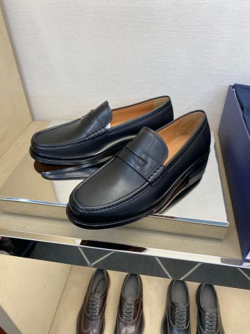 GIÀY NAM DIO* LOAFER DA HẠT  / DA LỲ KHÓA D OVAL – PHOM THANH LỊCH