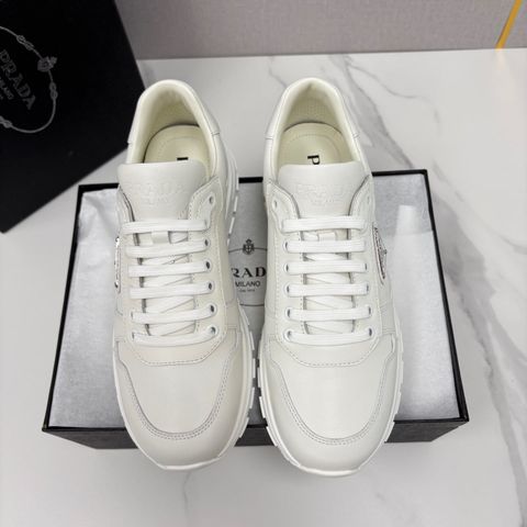 GIÀY SNEAKER NAM PRD DA BÊ NHẬP KHẨU LOGO TAM GIÁC KIM LOẠI ĐẾ CAO