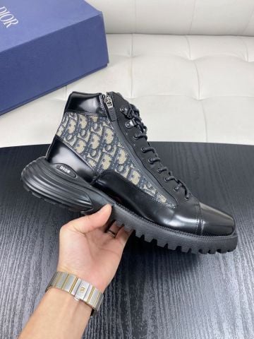 BOOT NAM DIO DÁNG CỔ LỬNG DA BÓNG PHỐI HOẠ TIẾT OBLIQUE