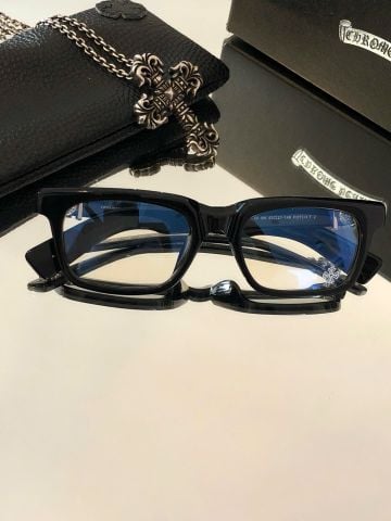 KÍNH MẮT NAM CHR* VIỀN ĐEN KHẮC HỌA TIẾT BẠC