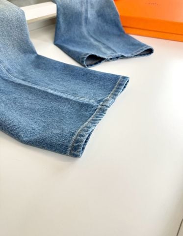 QUẦN JEANS NAM HERM* PHOM ỐNG ĐỨNG HƠI RỘNG, DENIM CO GIÃN CAO CẤP