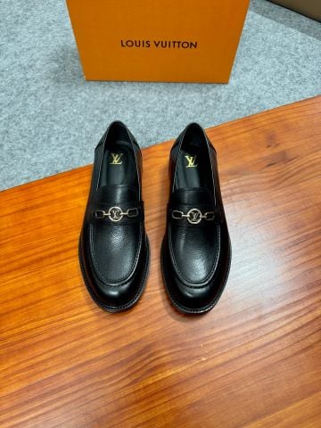 GIÀY NAM LV* LOAFER DA BÊ NHẬP – LÓT DA NHUỘM NƯỚC, ĐẾ DA NGUYÊN BẢN