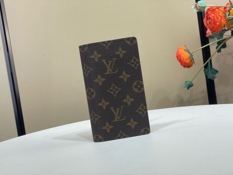 BÌA SỔ TAY L V DÁNG BỎ TÚI CANVAS PHỐI DA
