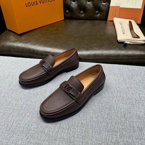 GIÀY MOCCASSIN NAM L V MẶT KHÓA MONOGRAM DA BÊ Ý ĐẾ DA THẬT